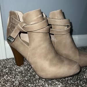 Jennifer Lopez Bootie Size 6